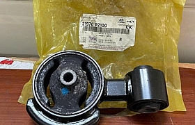 21970P2100 Chân máy trước phải Carnival,Sorento,Santafe 2.2