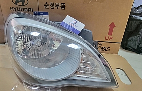 921021E500 Đèn pha phải Verna