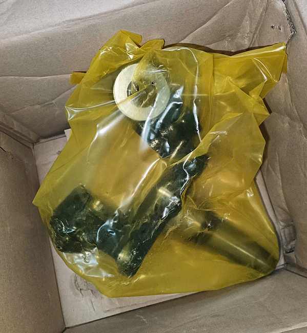 517164E702 Trụ bắt moay ơ trước phải Bonggo 3