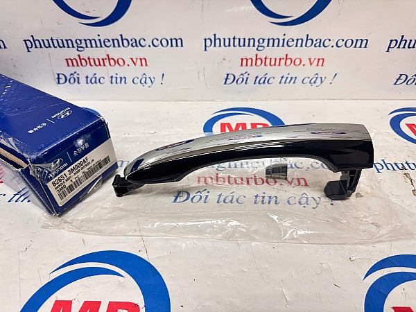 826513M000AF Tay mở cửa ngoài trái Genesis