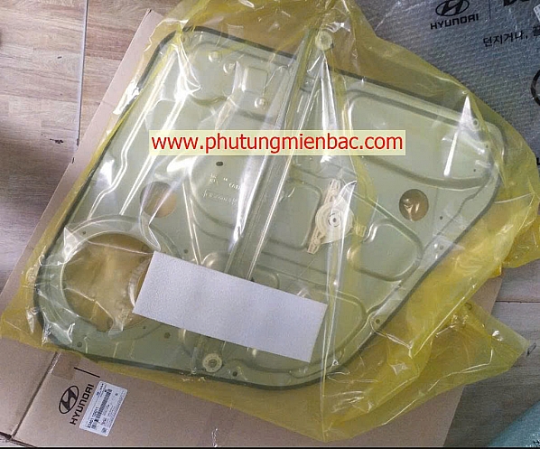 834011D011 Compa lên xuống kính cửa sau trái Carens