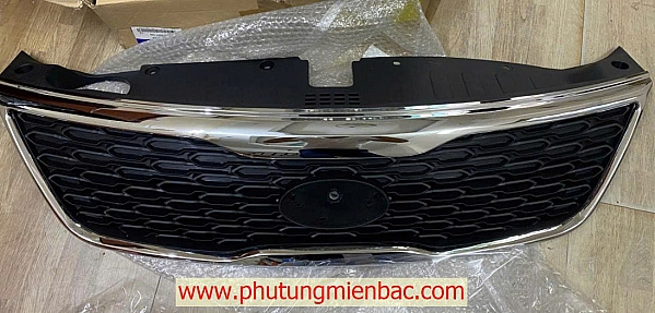 863502P500 Mặt ca lăng Kia Sorento