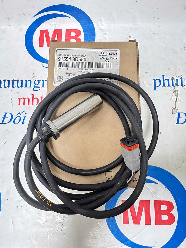 915548D550 Cảm biến tốc độ bánh trước Univer