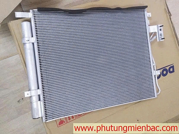 976062P100 Giàn nóng Kia Sorento
